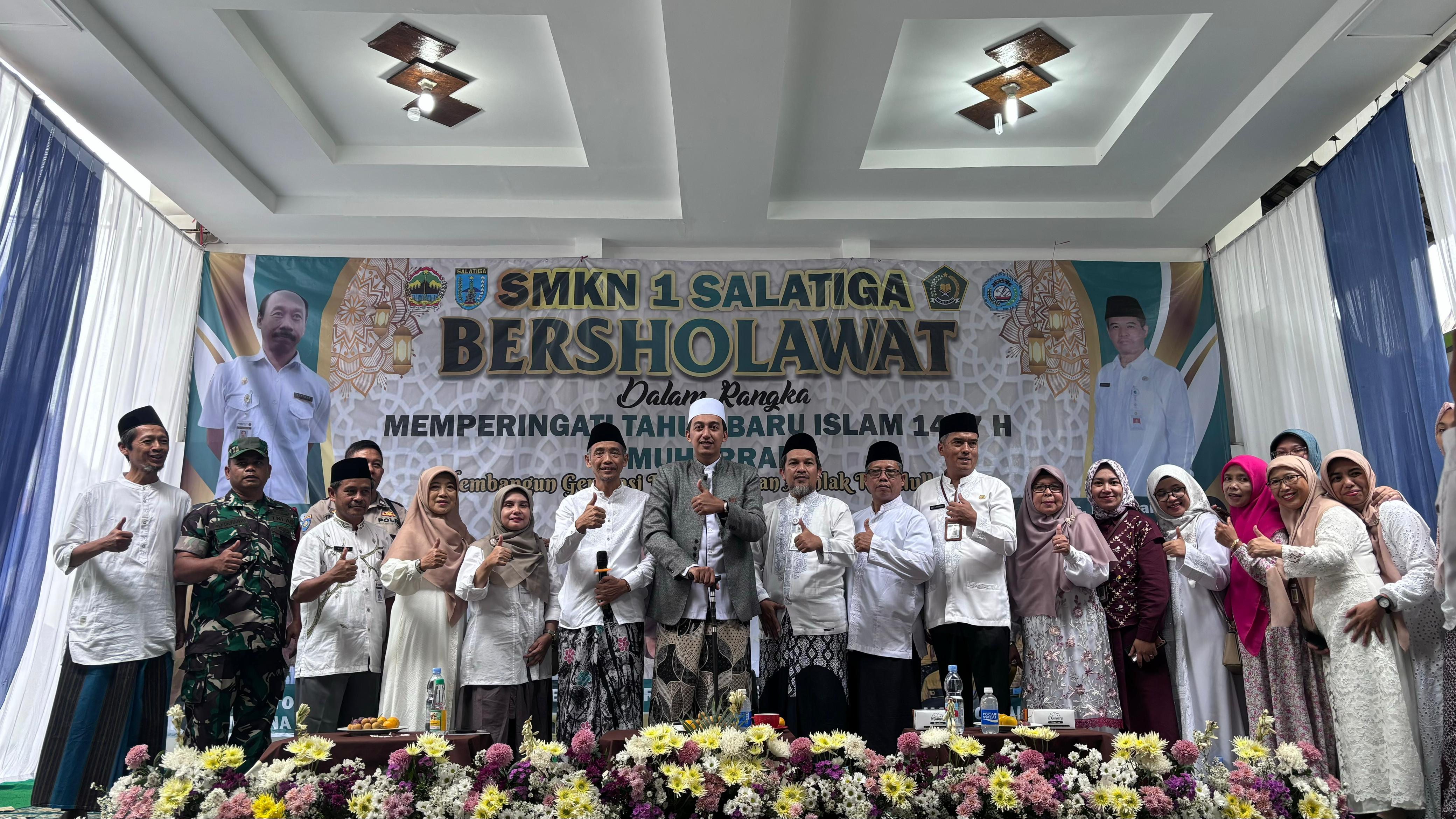 SMK Negeri 1 Salatiga Bershalawat Bersama Habib Haedar Alwi Assegaf