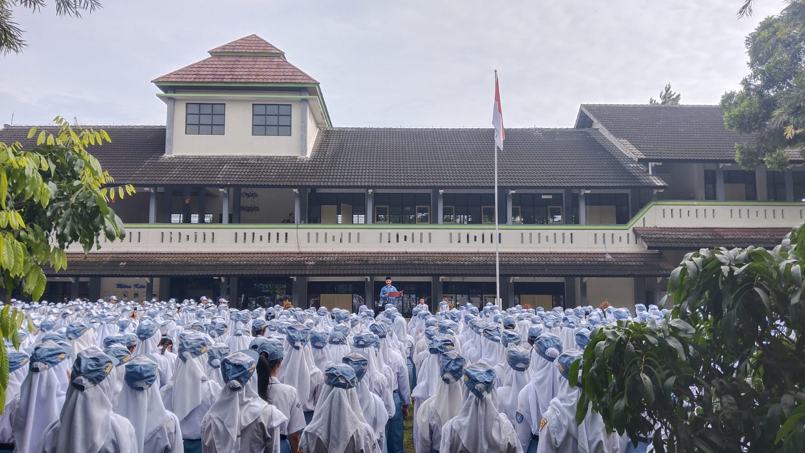 Upacara Hari Pahlawan 10 November 2025 di SMK Negeri 1 Salatiga