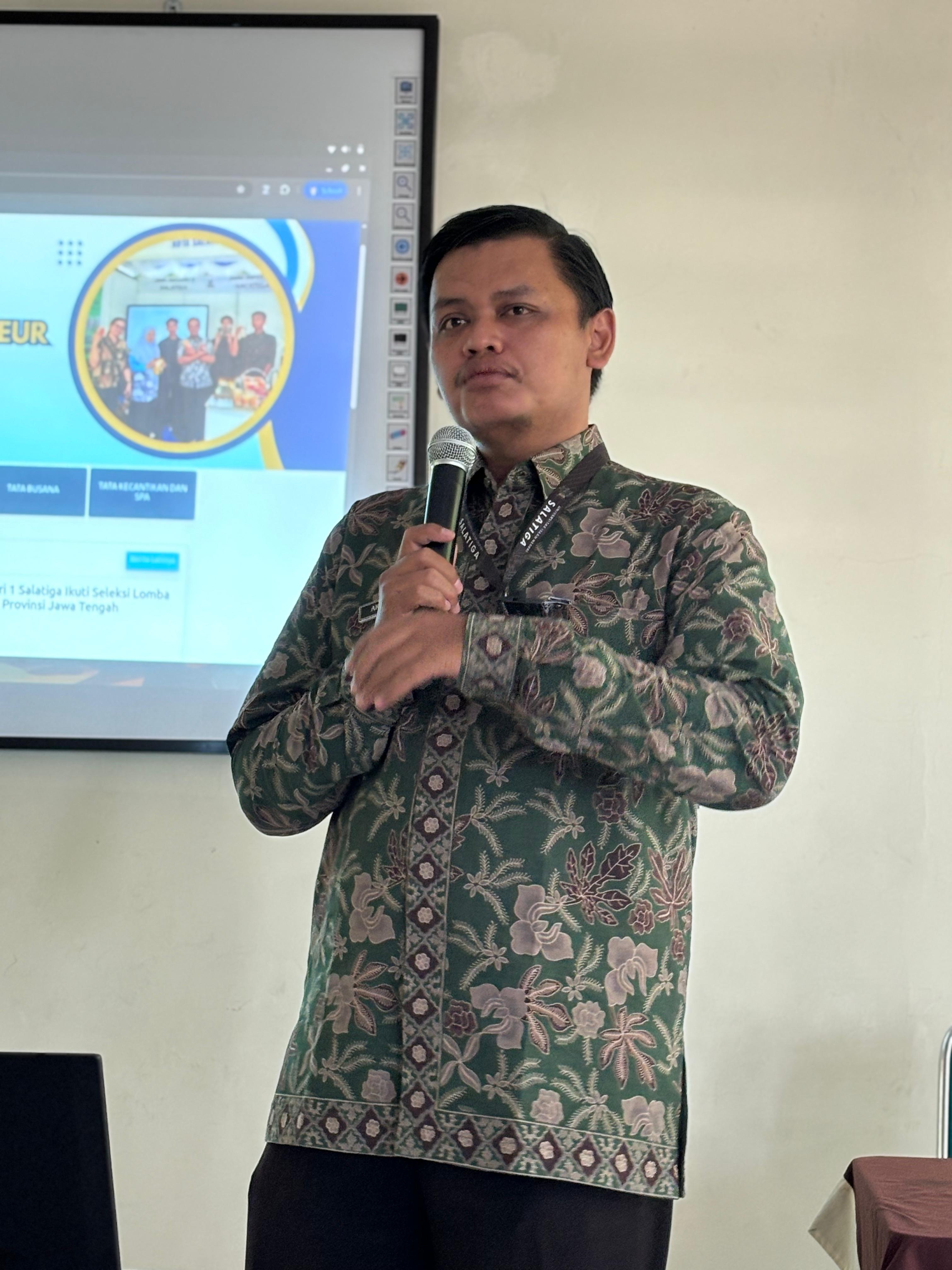 Workshop Media Pembelajaran Sesuai Karakteristik SMK
