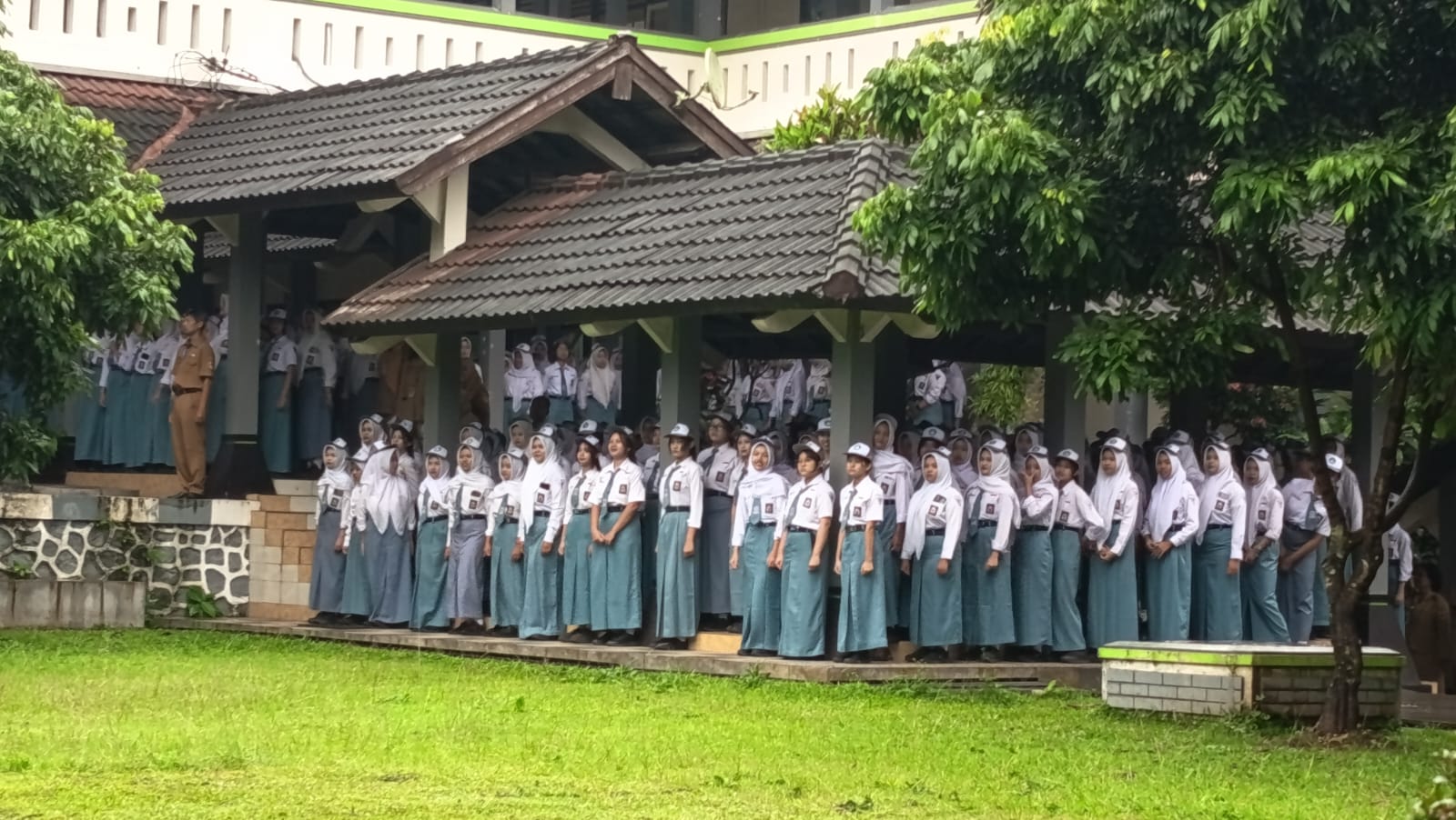 Apel Pagi di Tengah Gerimis, SMK Negeri 1 Salatiga Teguhkan Komitmen Program Prioritas Sekolah