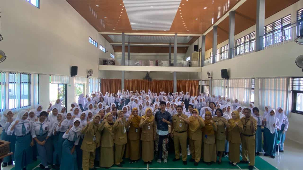 Belajar Langsung dari Praktisi, Siswa SMKN 1 Salatiga Dalami Penyusunan Koleksi Busana