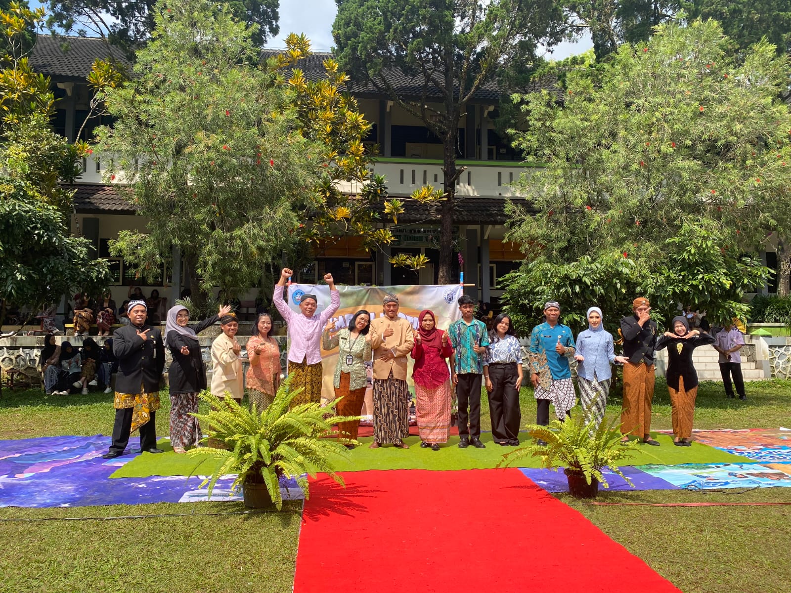 Semangat Kartini Menginspirasi Skanisa: Dari Upacara Hingga Kreasi Tanpa Batas