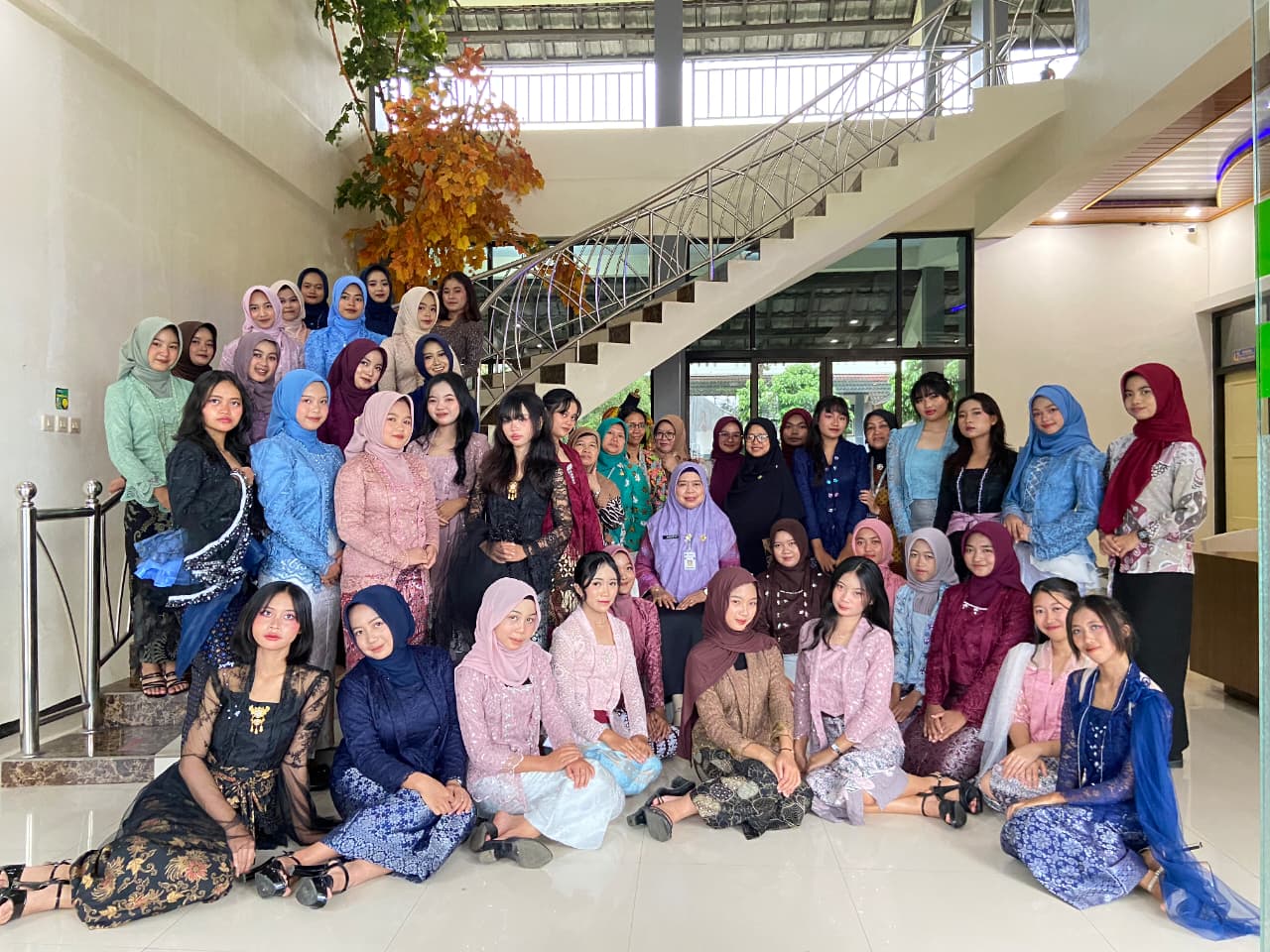 Gelar Karya Busana XI Busana Angkat Tema Kebaya Modifikasi